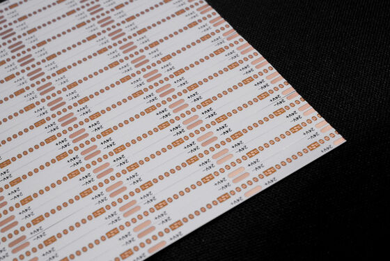 acheter Fabrication de LED clé en main : Conception de PCB flexible, fabrication et bande LED COB -488/m-8*503-12v FPC double couche, film blanc double face, texte noir, antioxydant OSP pour circuit imprimé électronique online manufacture