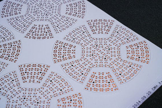 Circuit imprimé flexible double couche avec niveau de protection incendie V0 et services personnalisés pour l'éclairage LED