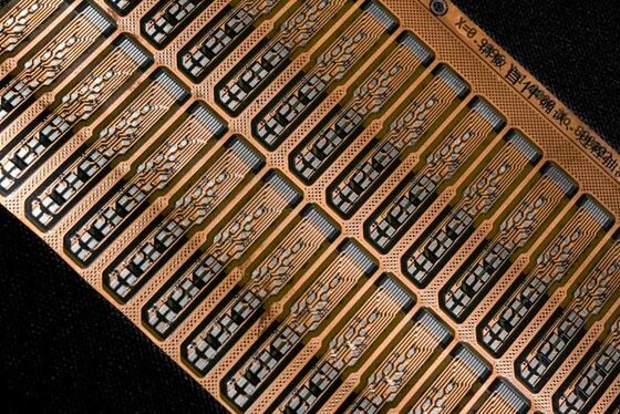 Plaque de circuit imprimé FPC flexible à double face de précision avec niveau de protection contre les incendies V0 pour les applications LED