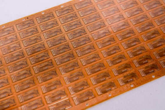 Panneau de patch murale de haute précision Dispositif intelligent FPC Largeur de ligne ultra-fine Haute fiabilité Service OEM de qualité médicale / automobile disponible