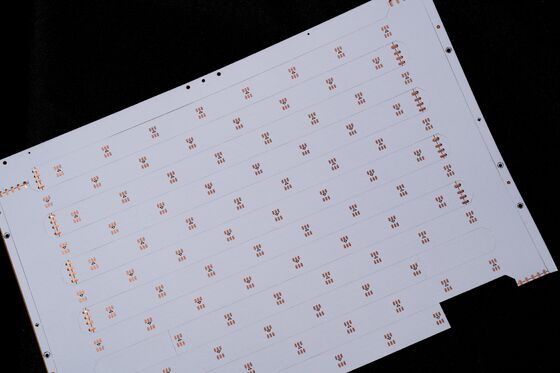 Plaque de circuit flexible à double couche personnalisable en FPC avec niveau de protection contre les incendies V0 pour les circuits imprimés LED à ceinture