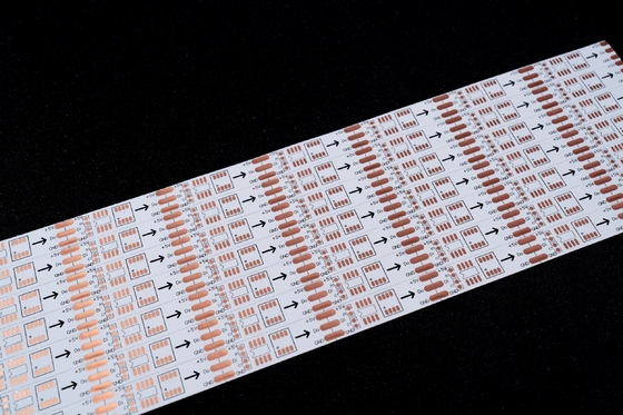 Bande lumineuse LED flexible FPC 5050RGB 2811 2812 1903 60LED 12mm avec contrôle intelligent pour la décoration de plafond d'hôtel - Traitement de montage en surface