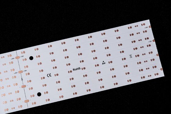 Vente à chaud 2835 un mètre 120LEDS Ultrafin Flexible LED FPC Board Polyimide à base de cuivre plaqué LED bande FPC Board