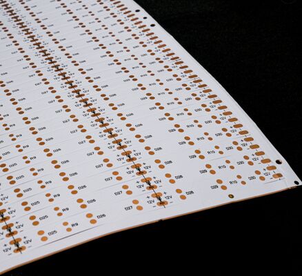 Une bande LED imperméable à l'eau un PCB flexible une carte de circuit imprimé en polyimide pour des solutions d'éclairage industriel personnalisées